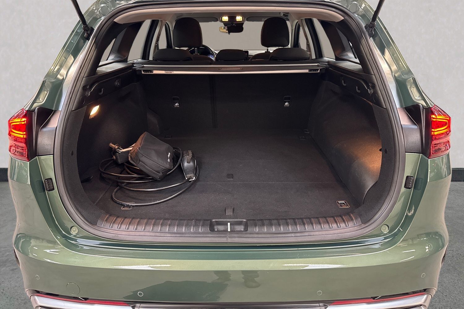 Billede af Kia Ceed SW 1,6 GDI PHEV  Plugin-hybrid Prestige DCT 141HK Stc 6g Aut.