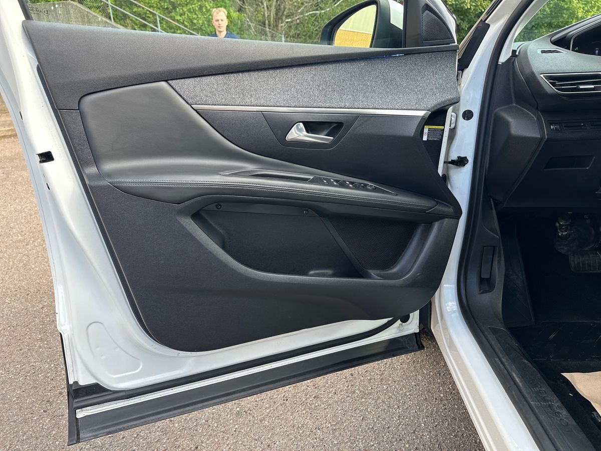 Billede af Peugeot 3008 1,6 BlueHDi Allure EAT6 120HK 5d 6g Aut.