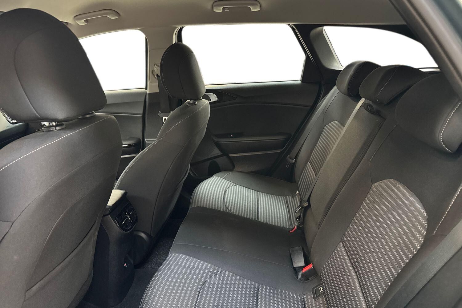 Billede af Kia Ceed SW 1,6 GDI PHEV  Plugin-hybrid Prestige DCT 141HK Stc 6g Aut.