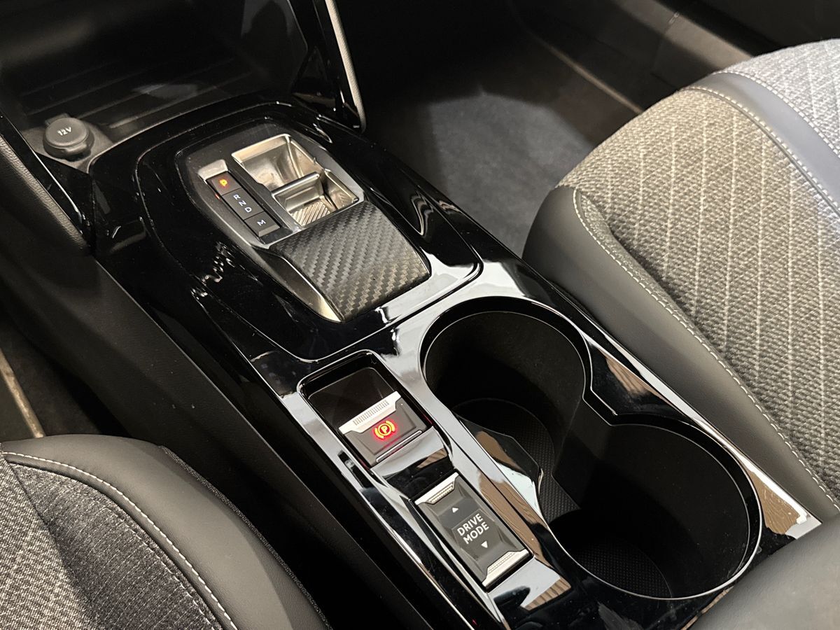 Billede af Peugeot 2008 1,2 PureTech Allure EAT8 130HK 5d 8g Aut.