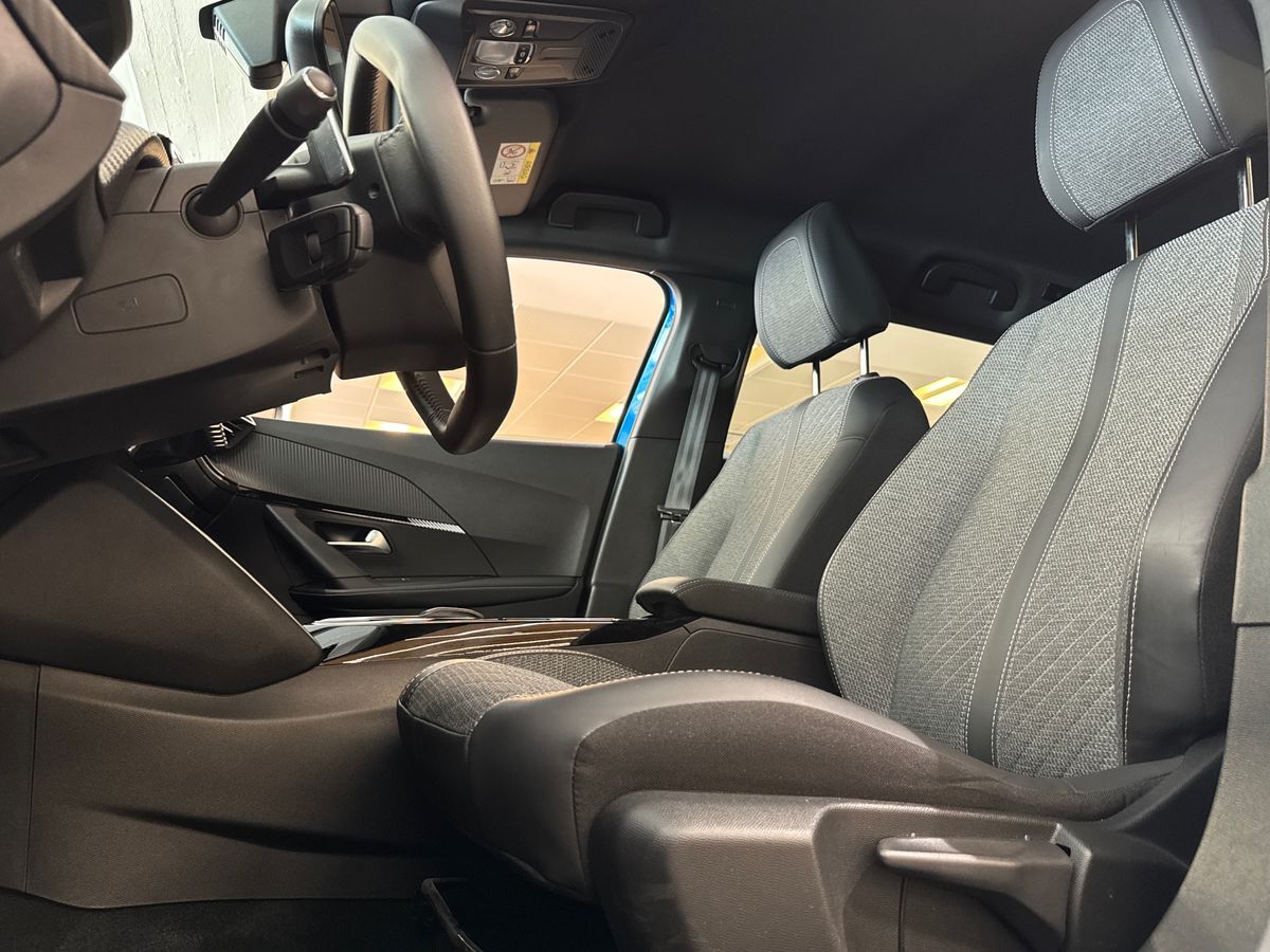 Billede af Peugeot 2008 1,2 PureTech Allure EAT8 130HK 5d 8g Aut.