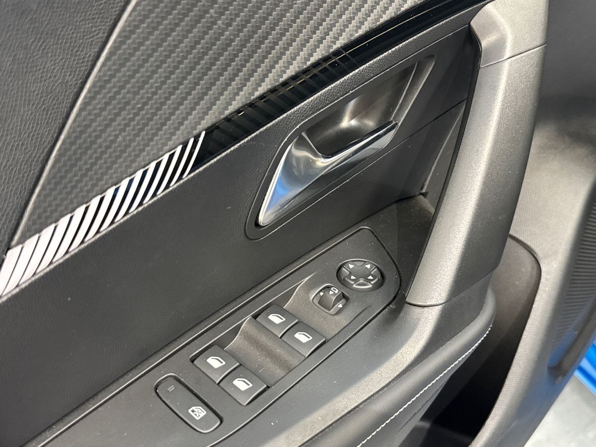 Billede af Peugeot 2008 1,2 PureTech Allure EAT8 130HK 5d 8g Aut.