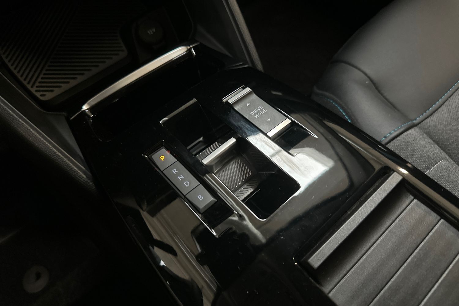 Billede af Citroën e-C4 EL Shine Ltd. 136HK 5d Aut.