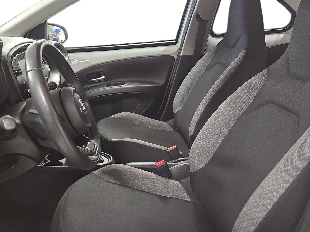 Billede af Toyota Aygo X 1,0 VVT-I Active 72HK 5d Aut.