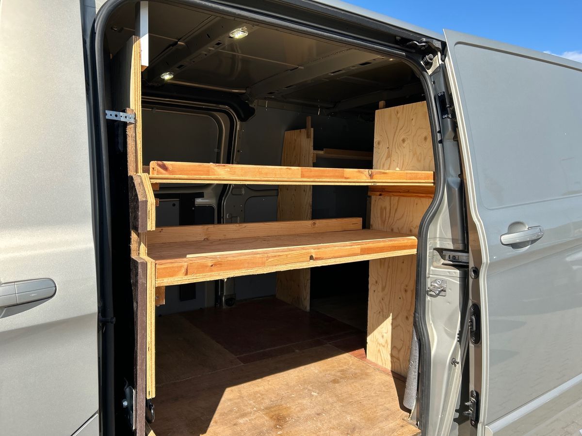 Billede af Ford Transit Custom 310 L2H1 2,0 TDCi Limited 170HK Van 6g Aut.
