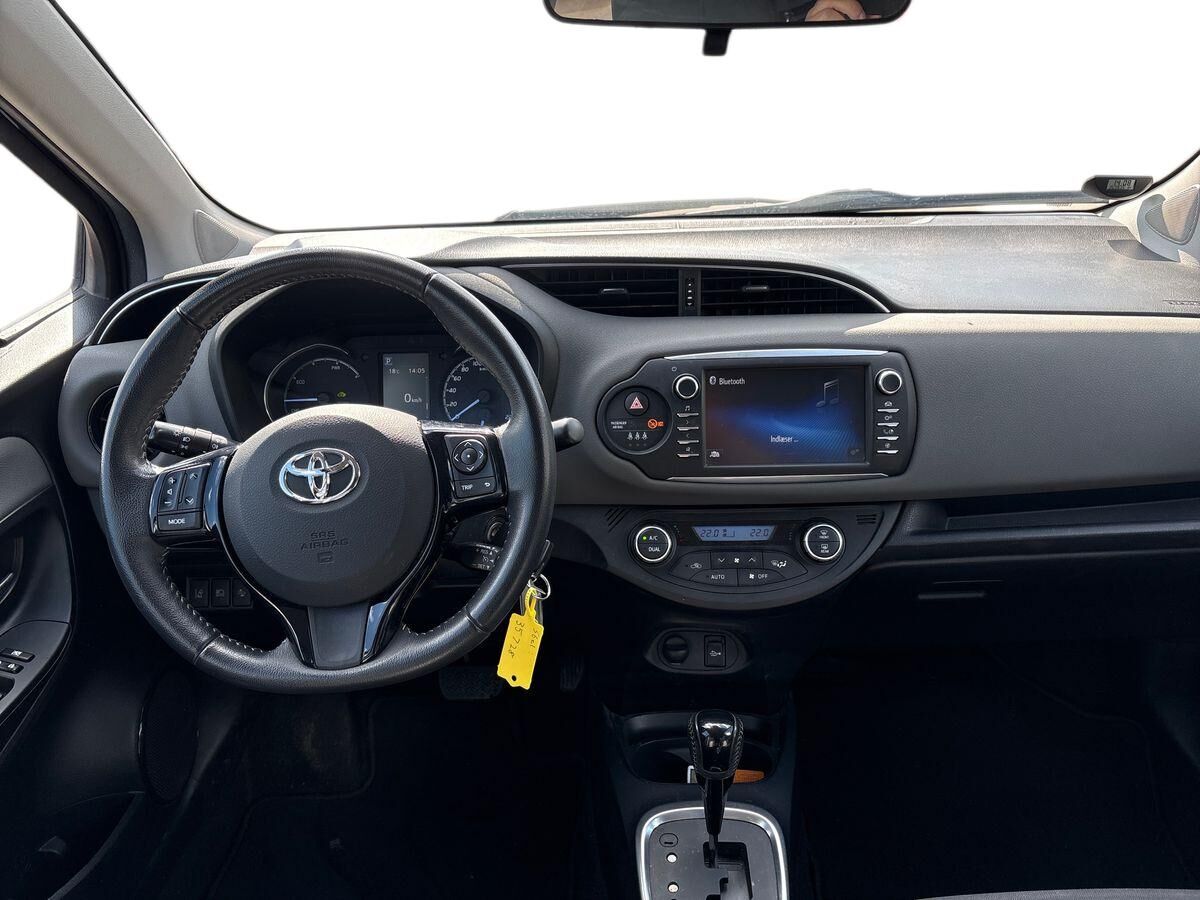 Billede af Toyota Yaris 1,5 Hybrid H2 E-CVT 100HK 5d Trinl. Gear