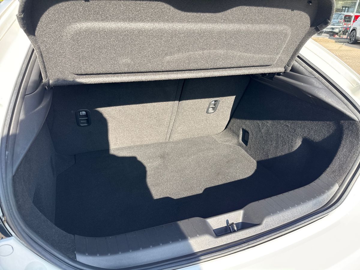 Billede af Mazda 3 2,0 Skyactiv-G  Mild hybrid Cosmo m. Technology Pack 150HK 5d 6g Aut.