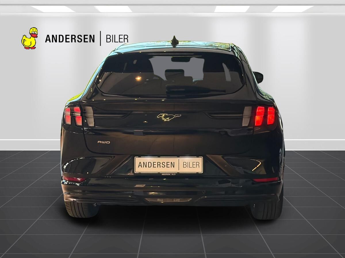 Billede af Ford Mustang Mach-E EL UR Premium AWD 351HK 5d Aut.