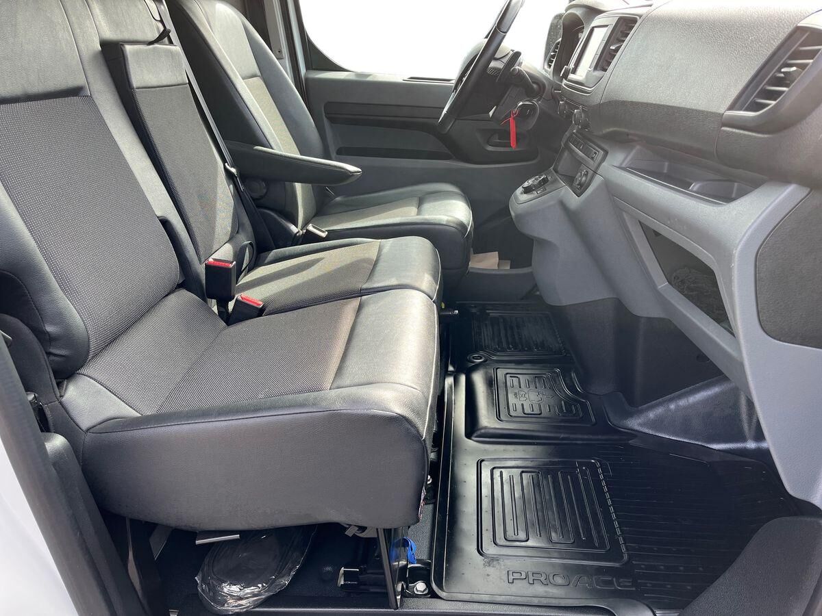 Billede af Toyota Proace Long 2,0 D Comfort Master To skydedør 144HK Van 8g Aut.