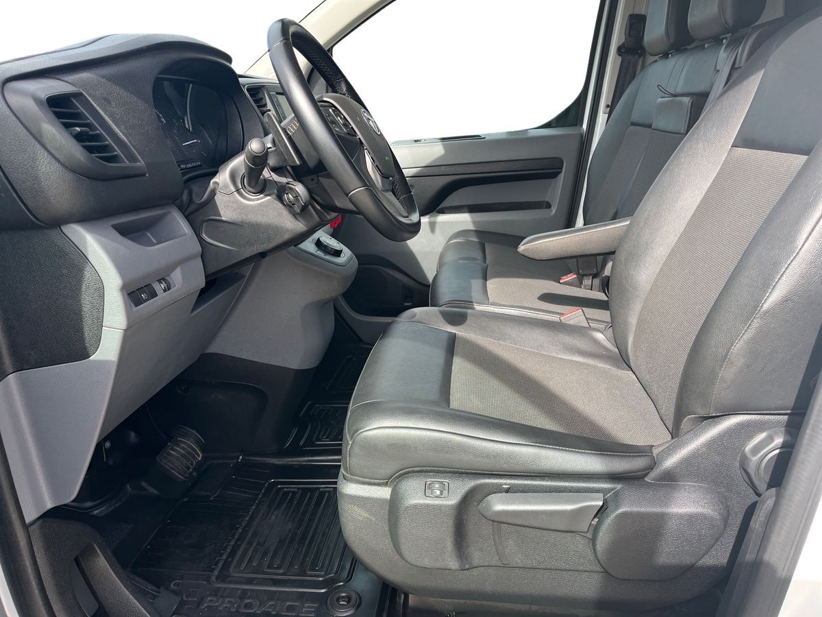 Billede af Toyota Proace Long 2,0 D Comfort Master To skydedør 144HK Van 8g Aut.