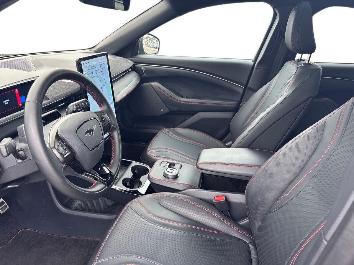 Billede af Ford Mustang Mach-E EL UR Premium AWD 351HK 5d Aut.
