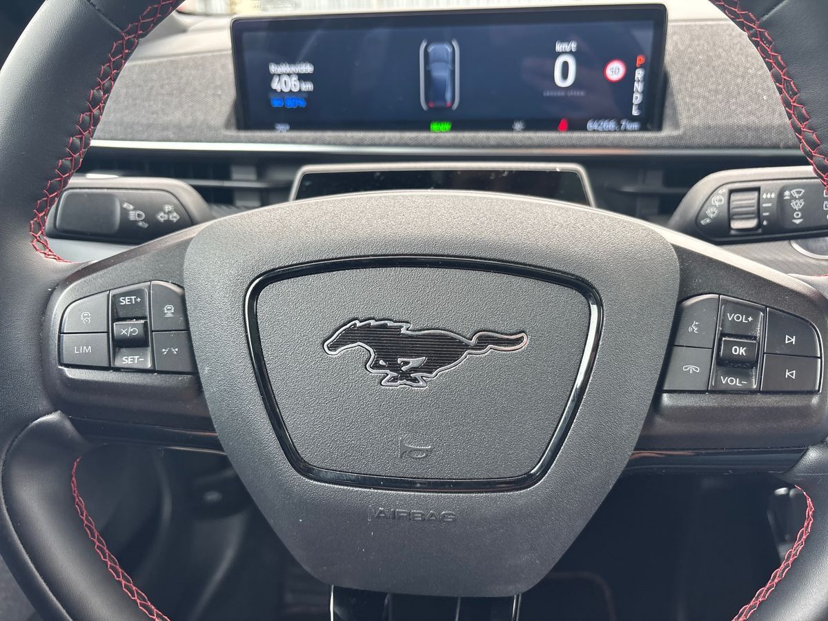 Billede af Ford Mustang Mach-E EL UR Premium AWD 351HK 5d Aut.