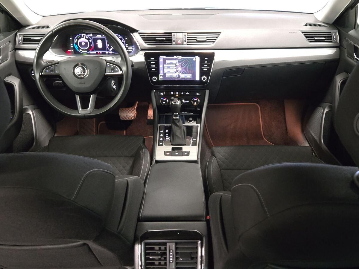 Billede af Skoda Superb Combi 1,4 TSI  Plugin-hybrid iV DSG 218HK Stc 6g Aut.