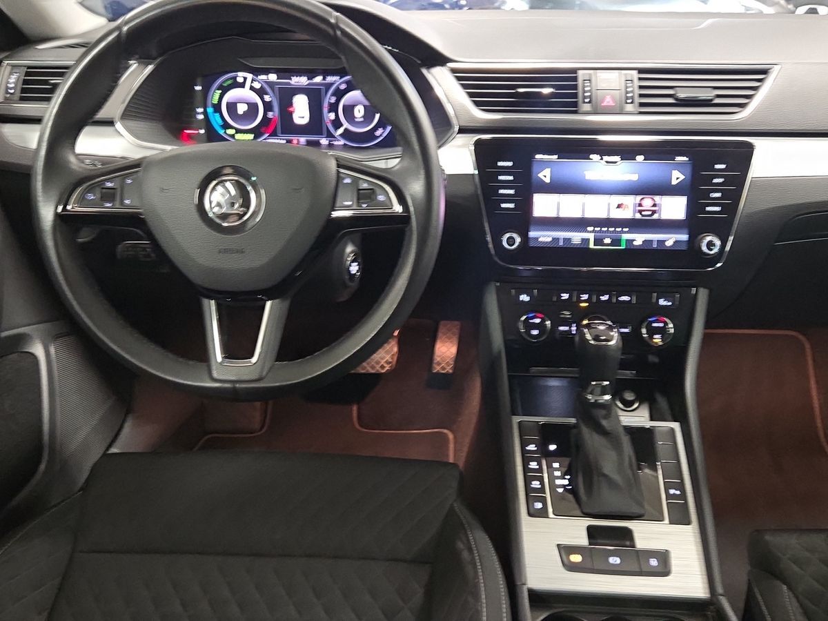 Billede af Skoda Superb Combi 1,4 TSI  Plugin-hybrid iV DSG 218HK Stc 6g Aut.