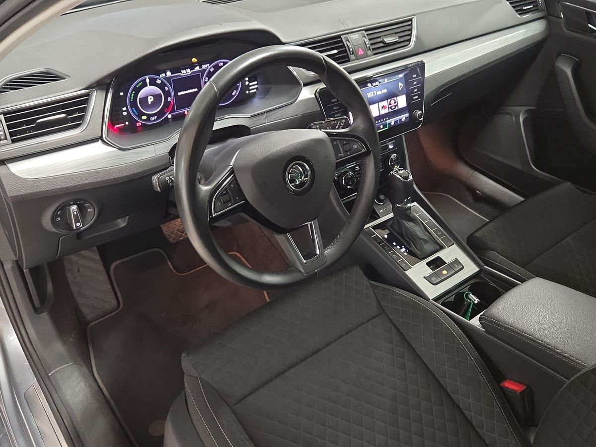 Billede af Skoda Superb Combi 1,4 TSI  Plugin-hybrid iV DSG 218HK Stc 6g Aut.
