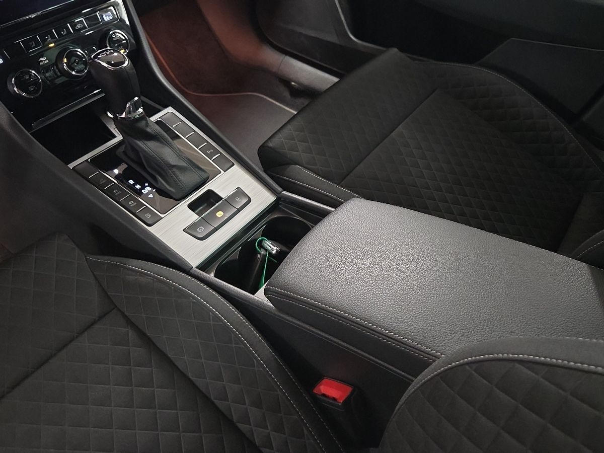 Billede af Skoda Superb Combi 1,4 TSI  Plugin-hybrid iV DSG 218HK Stc 6g Aut.