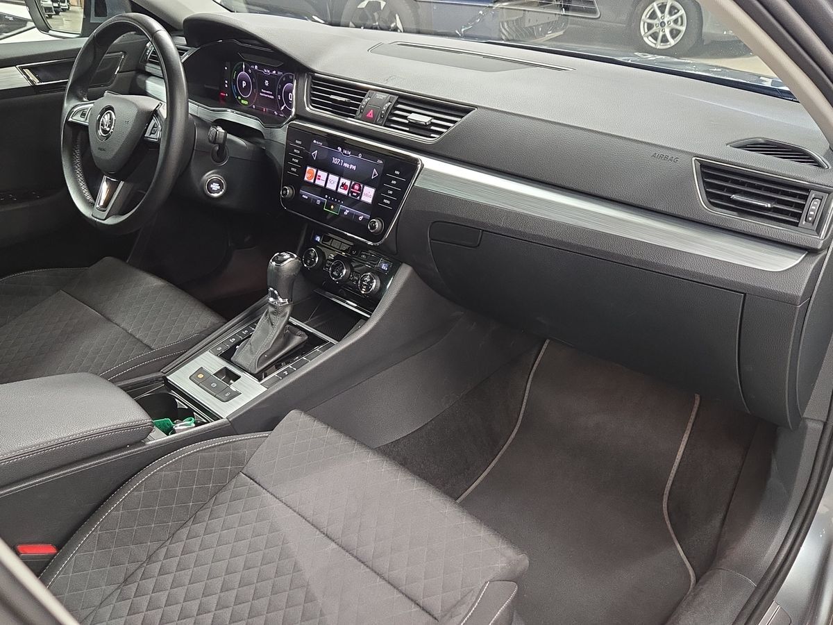 Billede af Skoda Superb Combi 1,4 TSI  Plugin-hybrid iV DSG 218HK Stc 6g Aut.