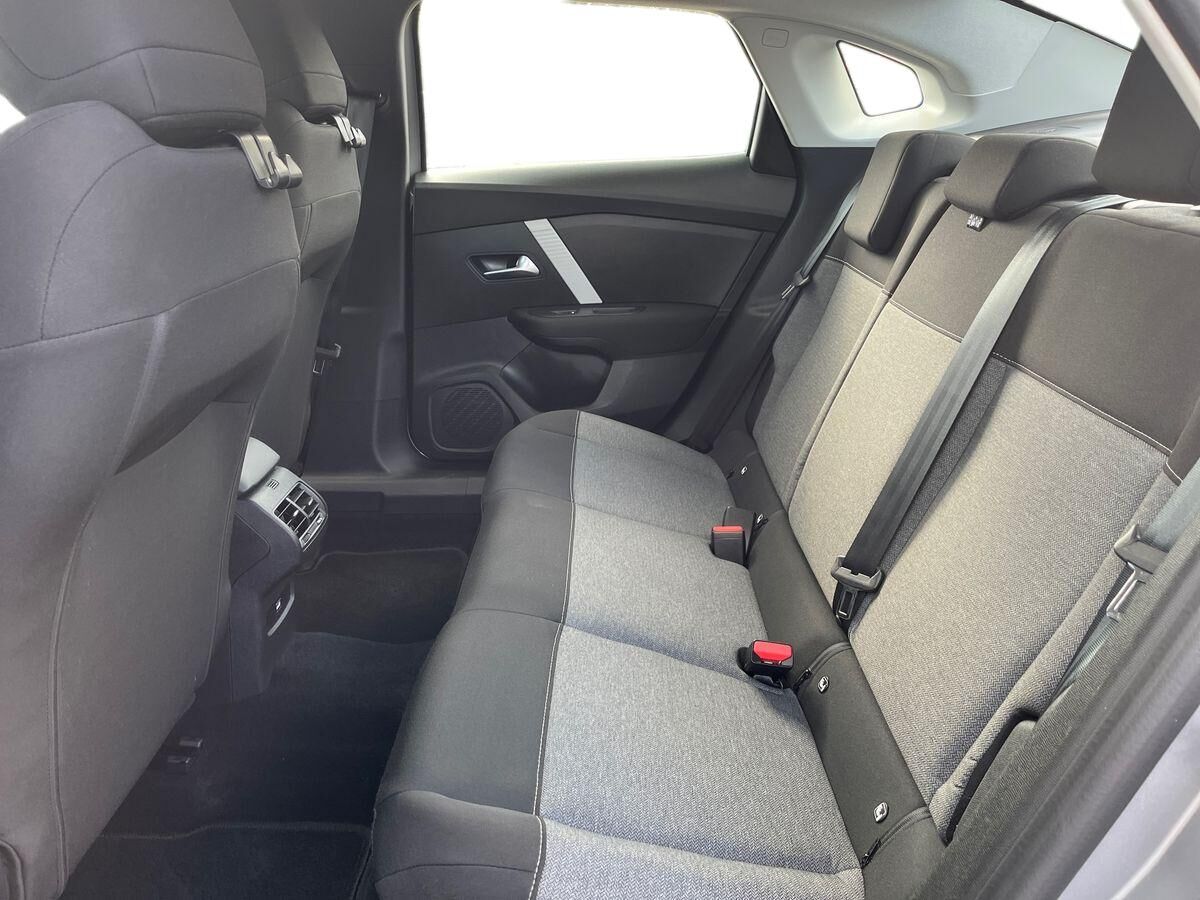 Billede af Citroën C4 X 1,2 PureTech Attraction 100HK 5d 6g