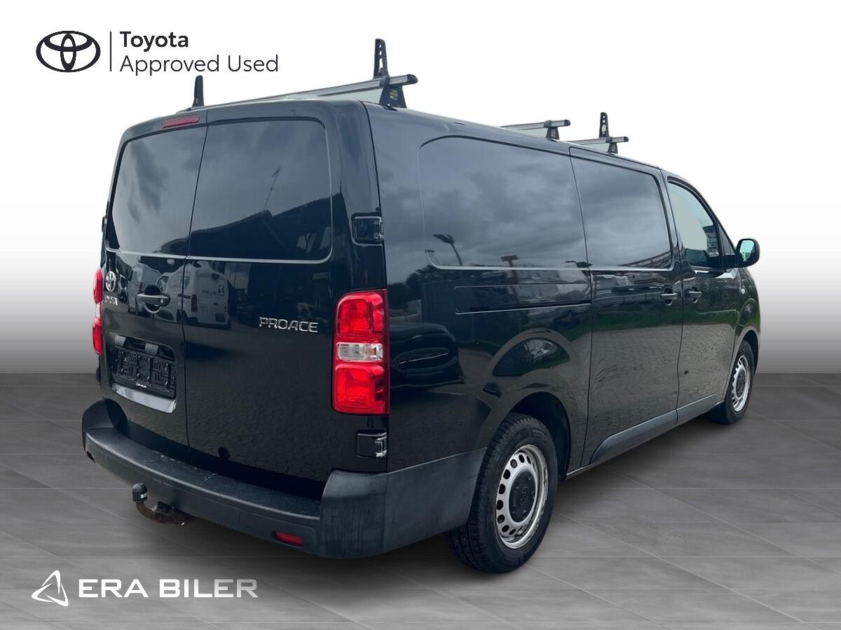 Billede af Toyota Proace Long 2,0 D Comfort m skydedør i højre side og sidehængslede bagdøre 122HK Van Man. 