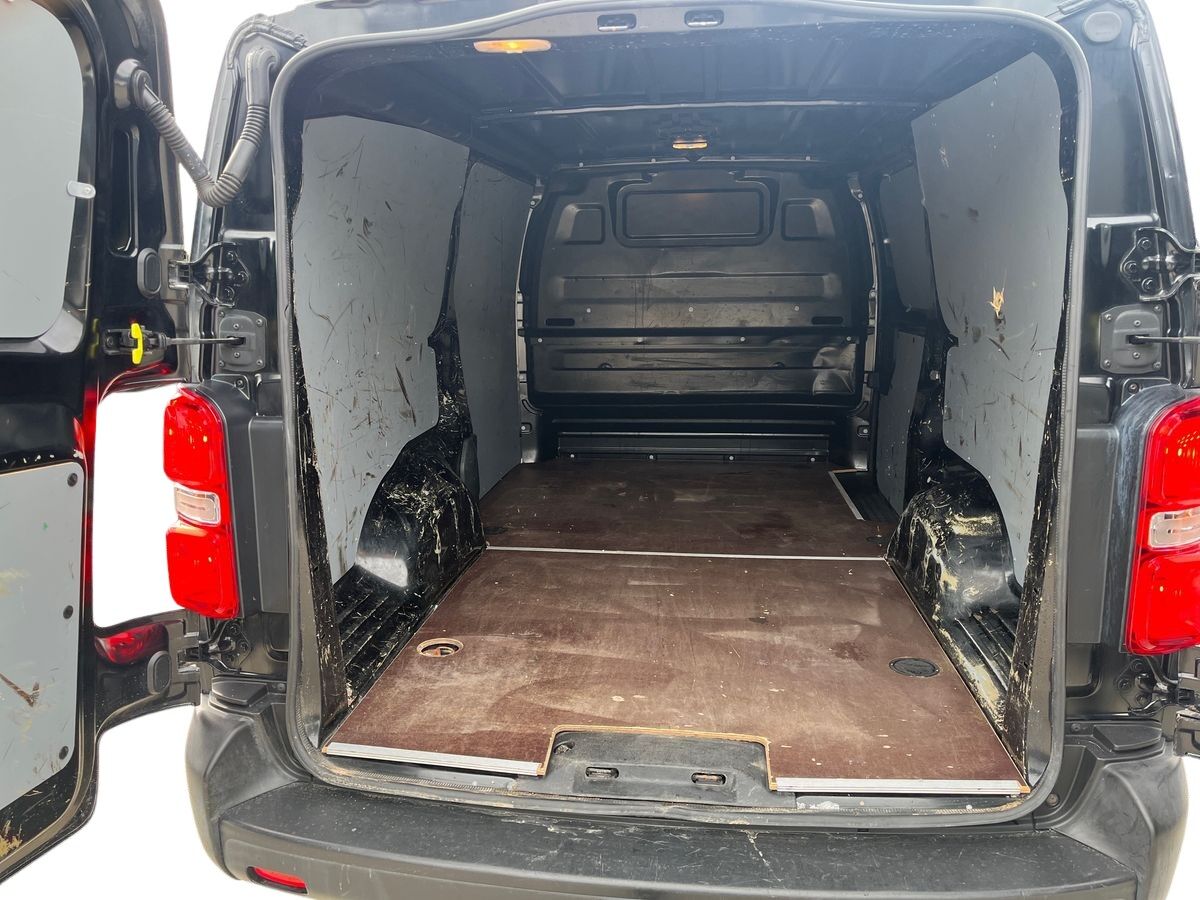 Billede af Toyota Proace Long 2,0 D Comfort m skydedør i højre side og sidehængslede bagdøre 122HK Van Man. 
