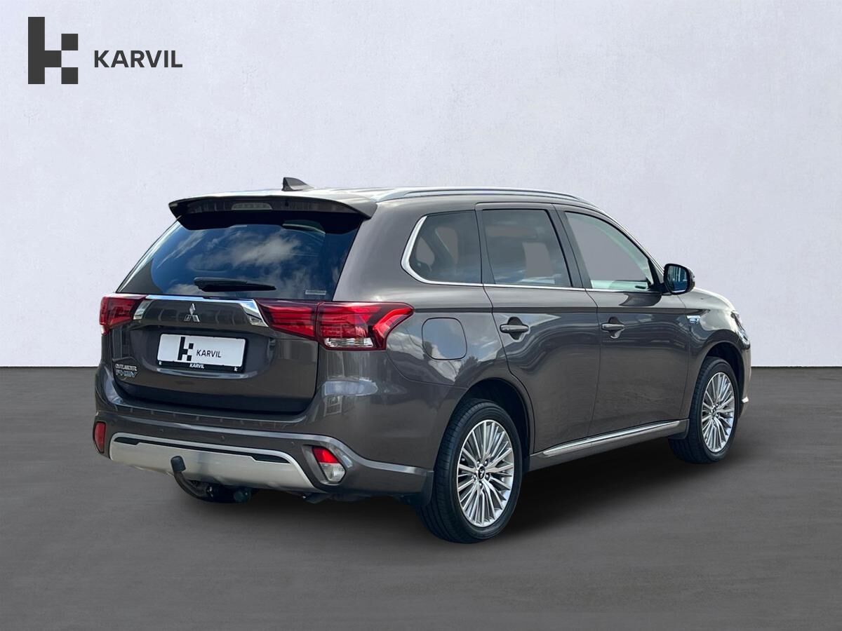 Billede af Mitsubishi Outlander 2,4 PHEV  Plugin-hybrid Invite 4WD 224HK 5d 6g Trinl. Gear