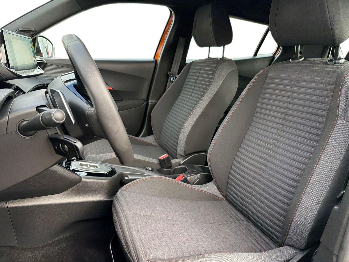 Billede af Peugeot 2008 1,2 PureTech Vision Pack EAT8 130HK 5d 8g Aut.