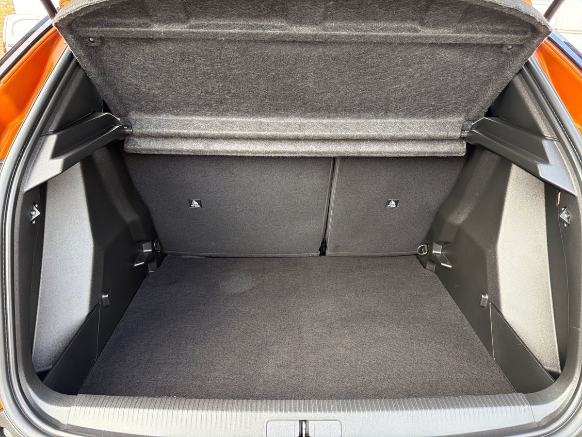 Billede af Peugeot 2008 1,2 PureTech Vision Pack EAT8 130HK 5d 8g Aut.
