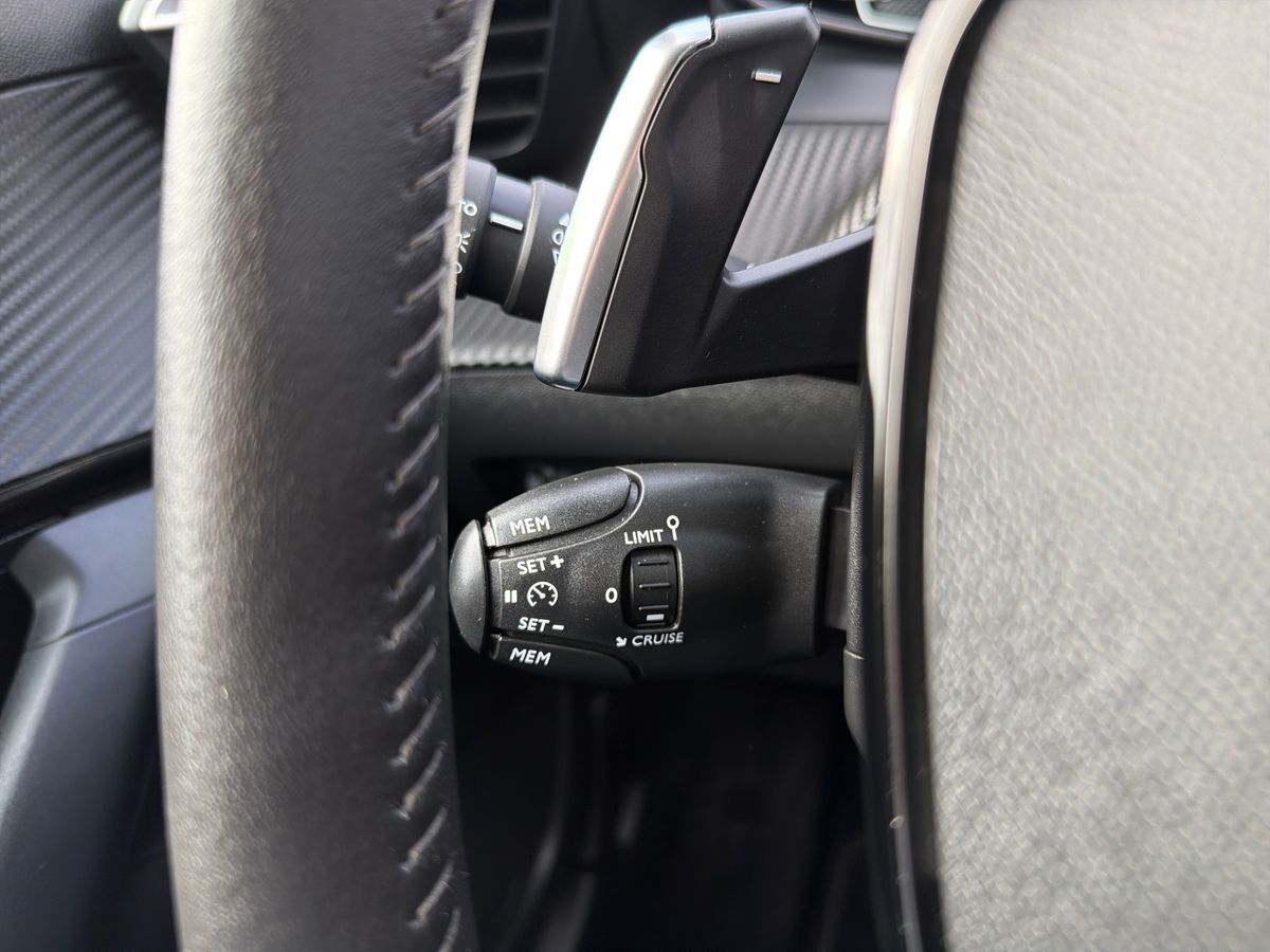 Billede af Peugeot 2008 1,2 PureTech Vision Pack EAT8 130HK 5d 8g Aut.