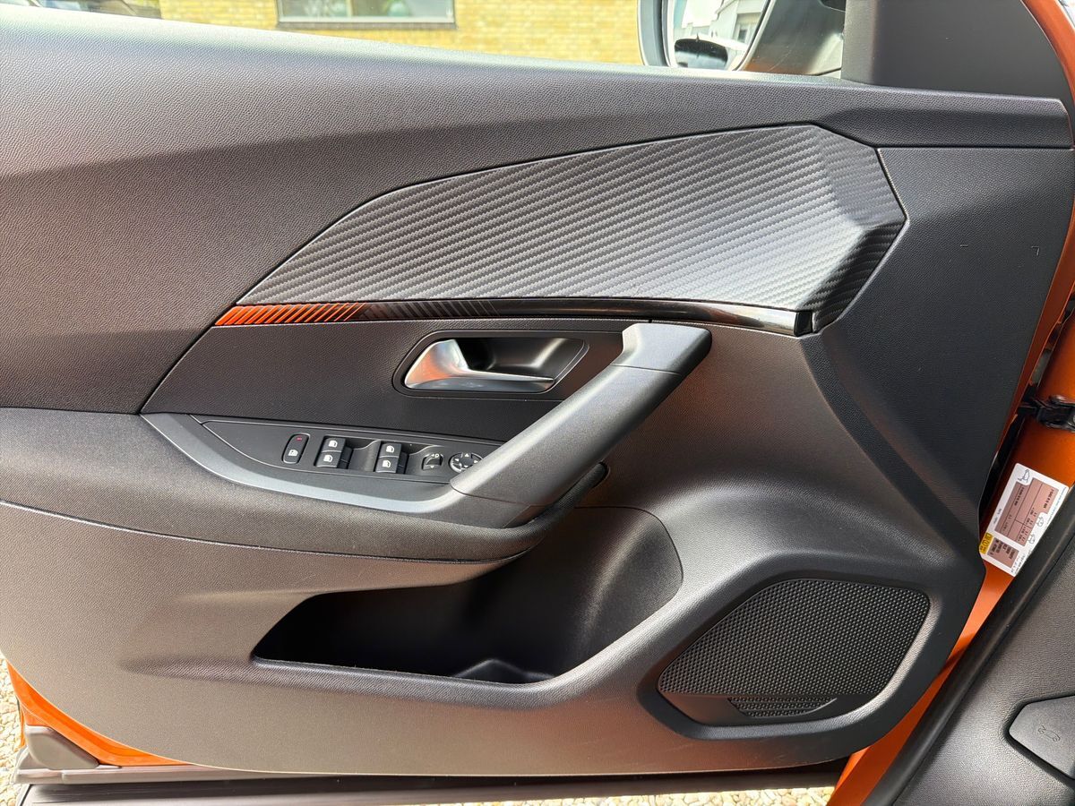 Billede af Peugeot 2008 1,2 PureTech Vision Pack EAT8 130HK 5d 8g Aut.