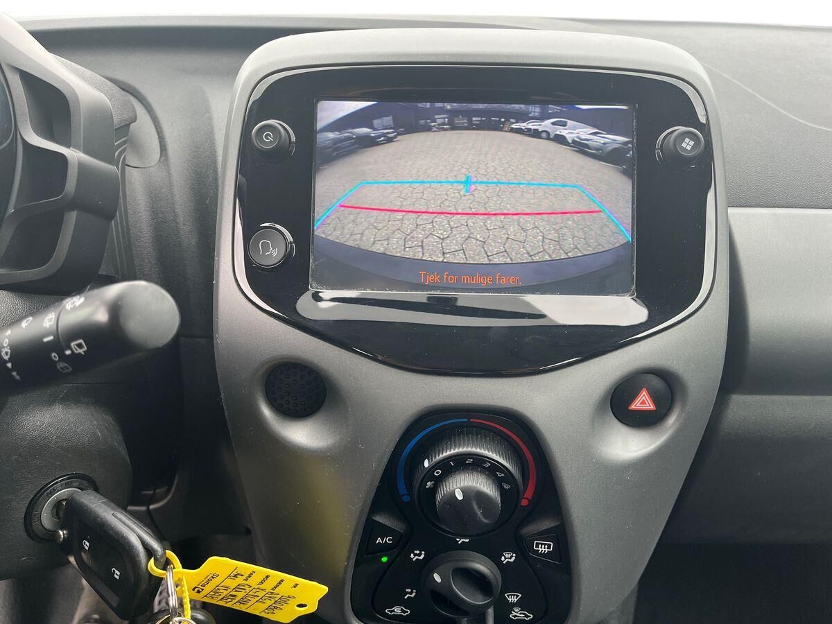 Billede af Toyota Aygo 1,0 VVT-I X-plore DAB+ 72HK 5d