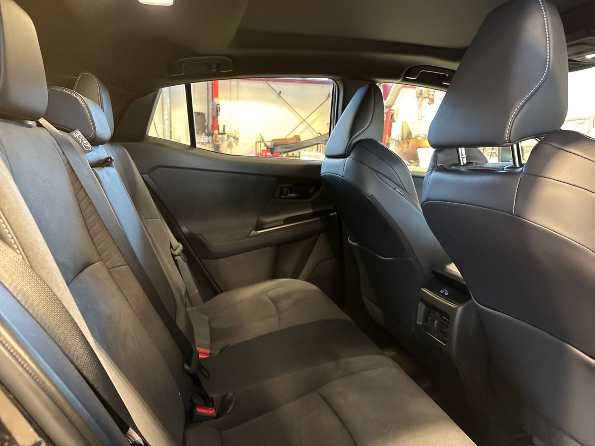 Billede af Toyota C-HR+ EL Executive Panorama AWD 343HK 5d Aut.