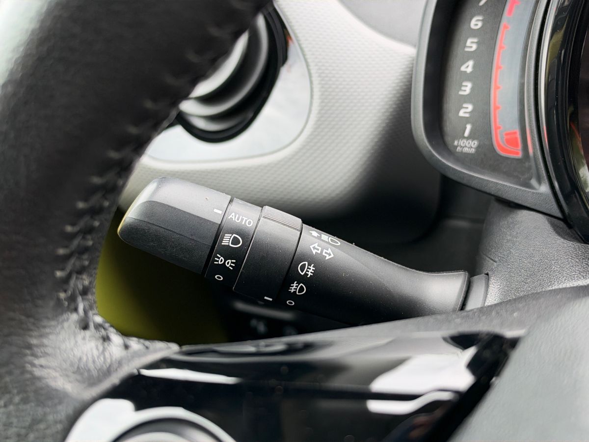 Billede af Peugeot 108 1,0 e-Vti Allure+ 72HK 5d