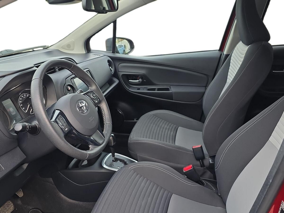 Billede af Toyota Yaris 1,5 Hybrid H2 Limited E-CVT 100HK 5d Trinl. Gear
