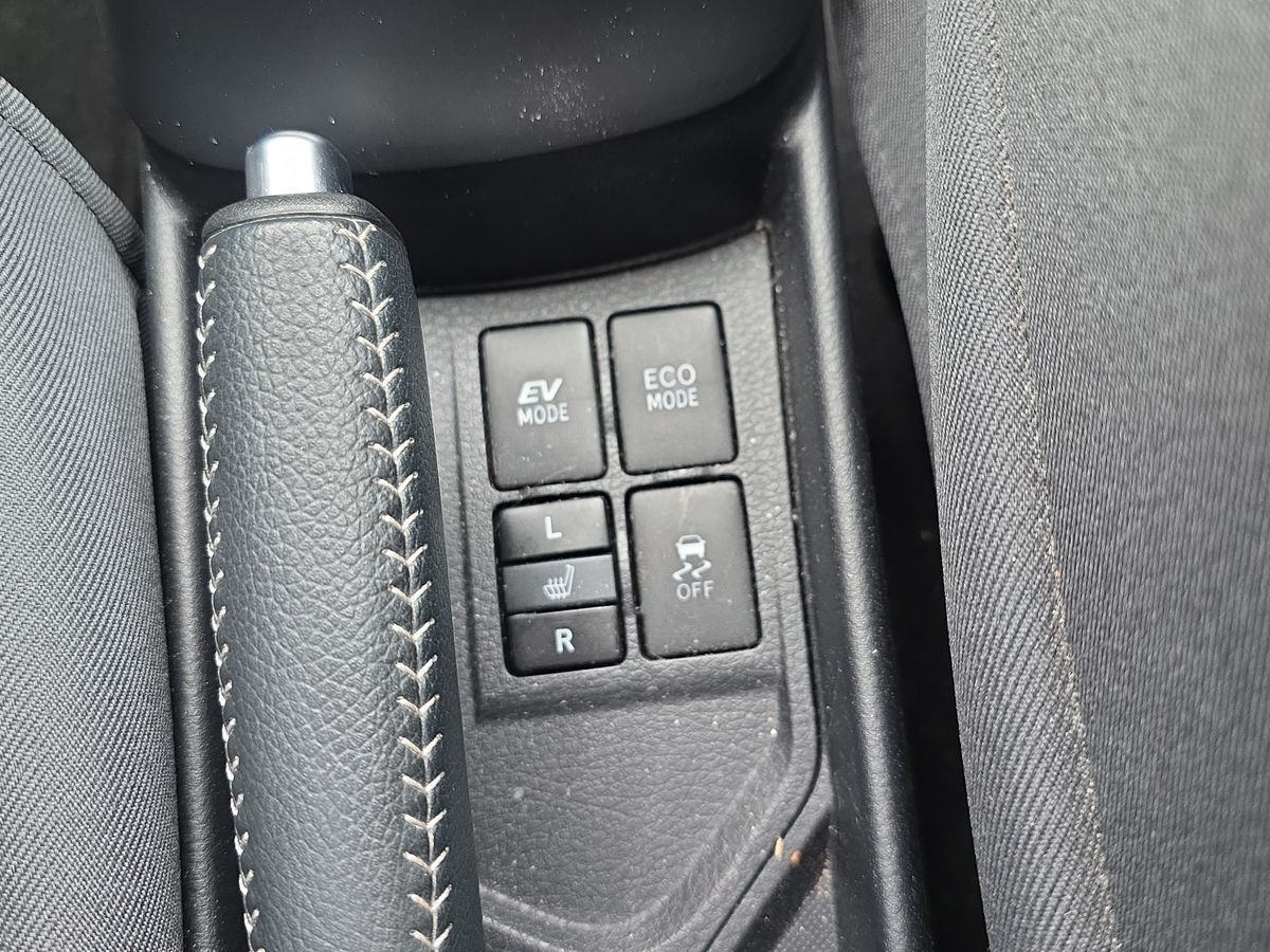 Billede af Toyota Yaris 1,5 Hybrid H2 Limited E-CVT 100HK 5d Trinl. Gear