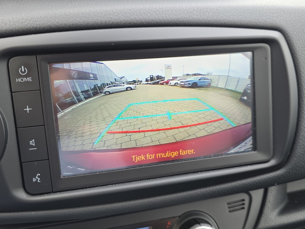 Billede af Toyota Yaris 1,5 Hybrid H2 Limited E-CVT 100HK 5d Trinl. Gear
