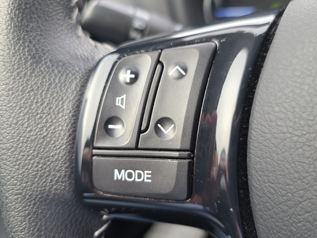 Billede af Toyota Yaris 1,5 Hybrid H2 Limited E-CVT 100HK 5d Trinl. Gear