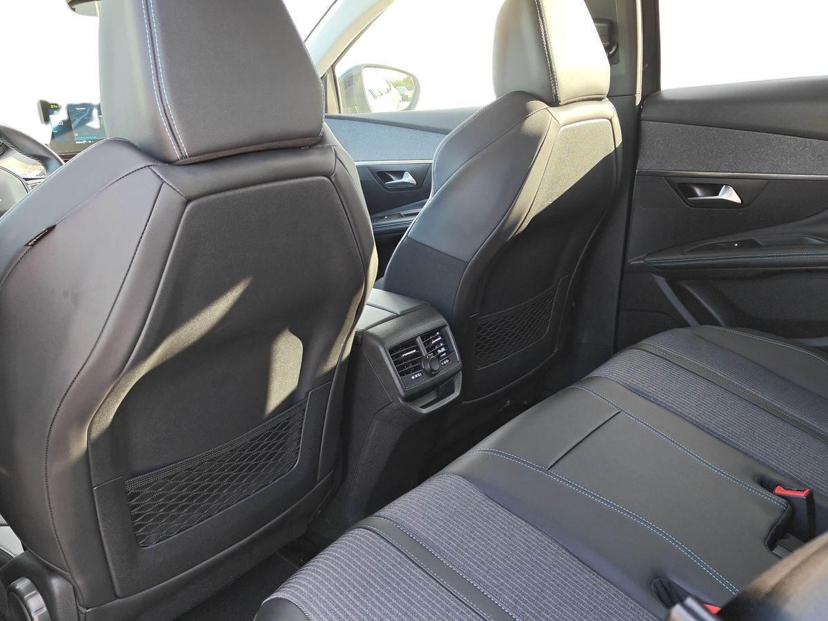 Billede af Peugeot 3008 1,6 PureTech  Plugin-hybrid Selection Sport EAT8 225HK 5d 8g Aut.