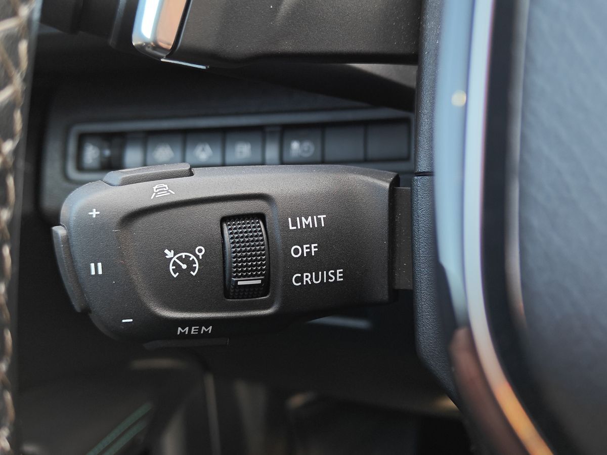 Billede af Peugeot 3008 1,6 PureTech  Plugin-hybrid Selection Sport EAT8 225HK 5d 8g Aut.