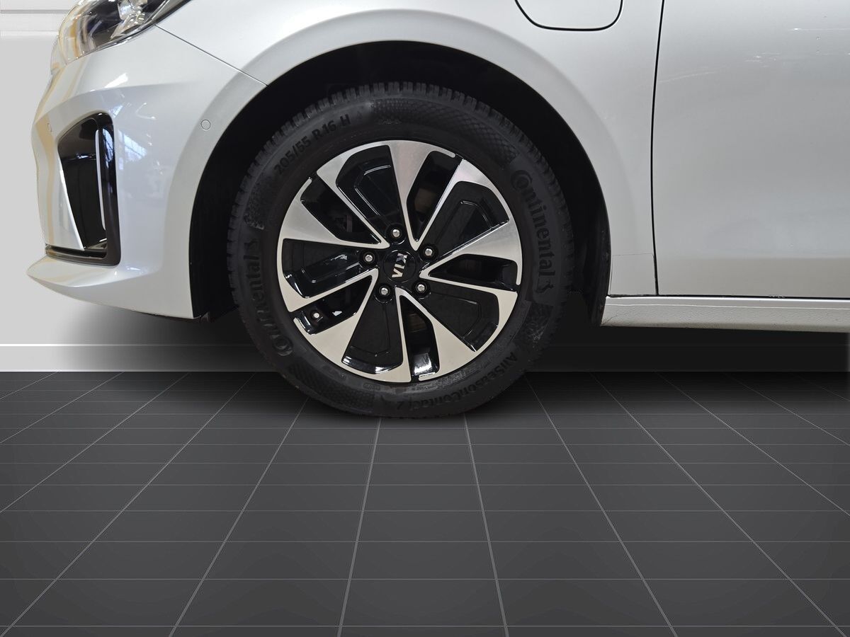Billede af Kia Ceed SW 1,6 GDI PHEV  Plugin-hybrid Upgrade m/Plus DCT 141HK Stc 6g Aut.