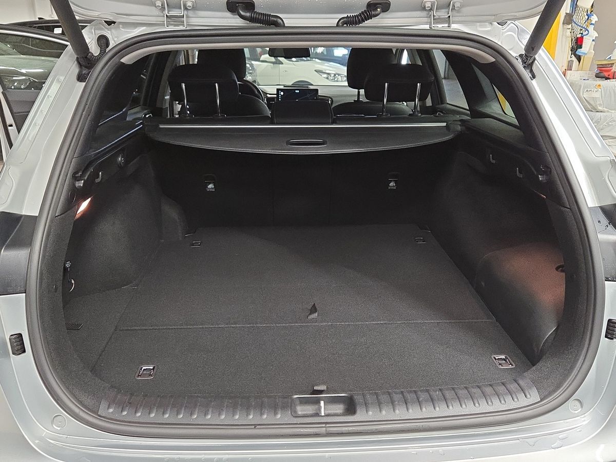 Billede af Kia Ceed SW 1,6 GDI PHEV  Plugin-hybrid Upgrade m/Plus DCT 141HK Stc 6g Aut.