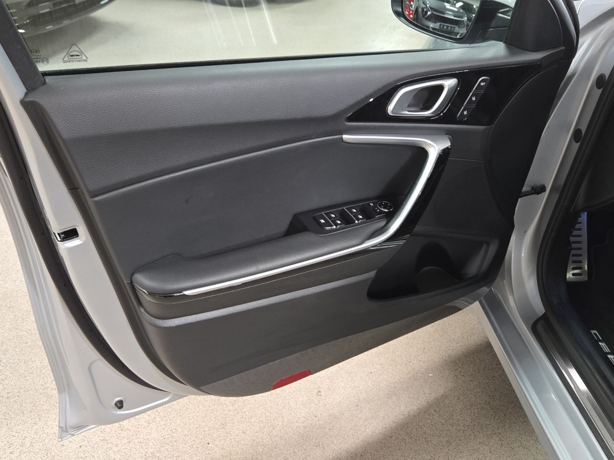 Billede af Kia Ceed SW 1,6 GDI PHEV  Plugin-hybrid Upgrade m/Plus DCT 141HK Stc 6g Aut.