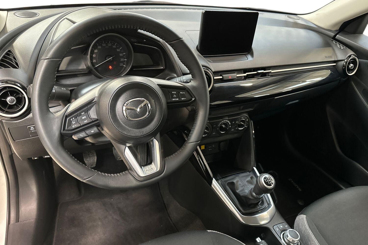 Billede af Mazda 2 1,5 e-Skyactiv-G  Mild hybrid Centre-Line 90HK 5d 6g
