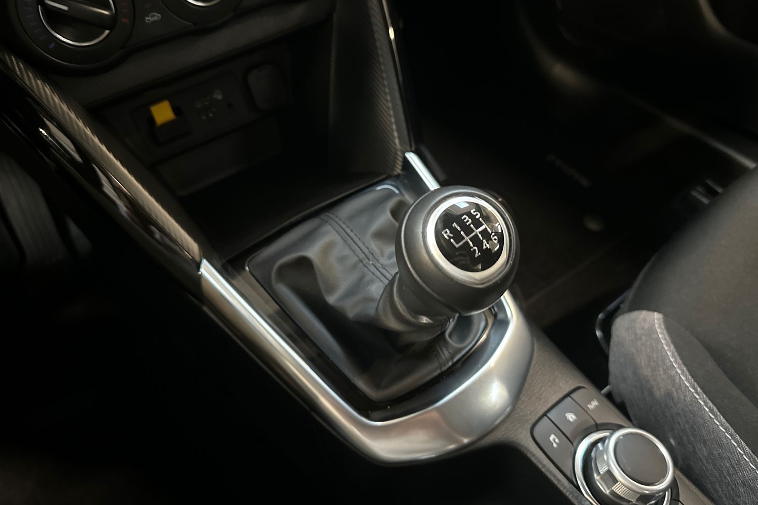 Billede af Mazda 2 1,5 e-Skyactiv-G  Mild hybrid Centre-Line 90HK 5d 6g