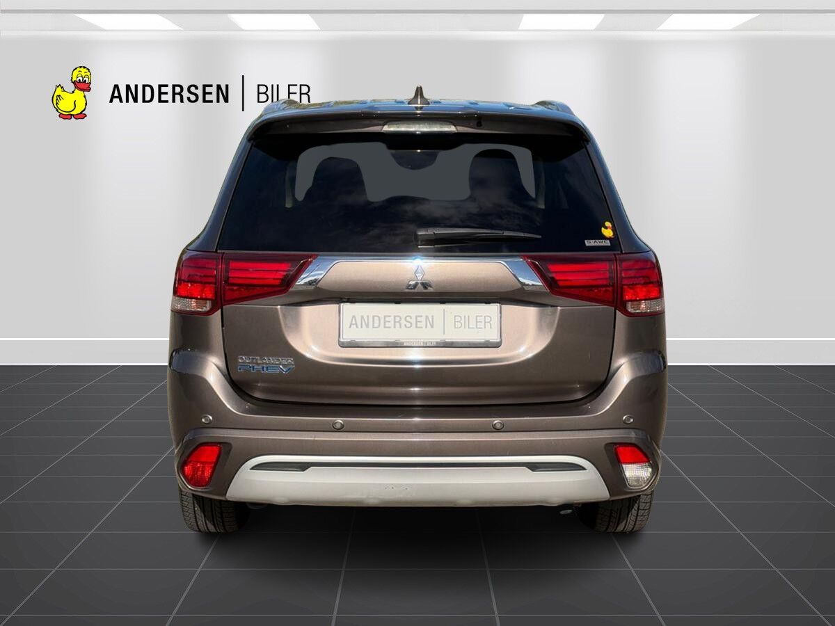 Billede af Mitsubishi Outlander 2,4 PHEV  Plugin-hybrid Intense 4WD 224HK 5d 6g Trinl. Gear