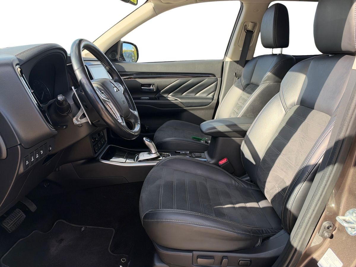 Billede af Mitsubishi Outlander 2,4 PHEV  Plugin-hybrid Intense 4WD 224HK 5d 6g Trinl. Gear