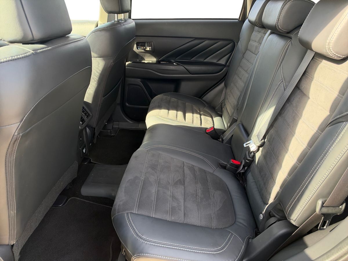Billede af Mitsubishi Outlander 2,4 PHEV  Plugin-hybrid Intense 4WD 224HK 5d 6g Trinl. Gear