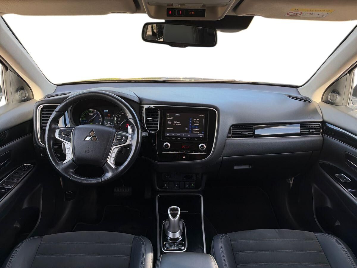 Billede af Mitsubishi Outlander 2,4 PHEV  Plugin-hybrid Intense 4WD 224HK 5d 6g Trinl. Gear