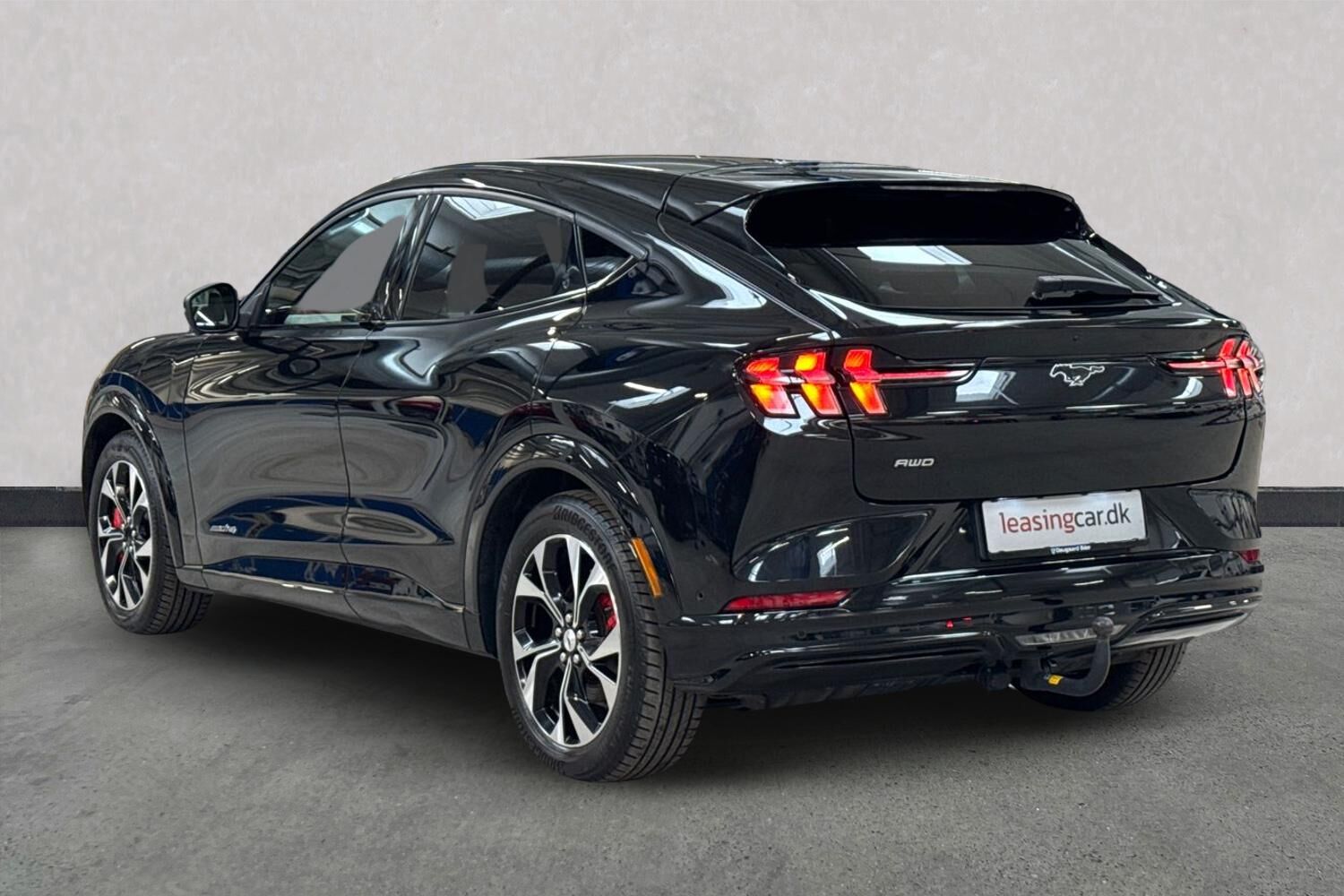 Billede af Ford Mustang Mach-E EL SR Premium AWD 269HK 5d Aut.