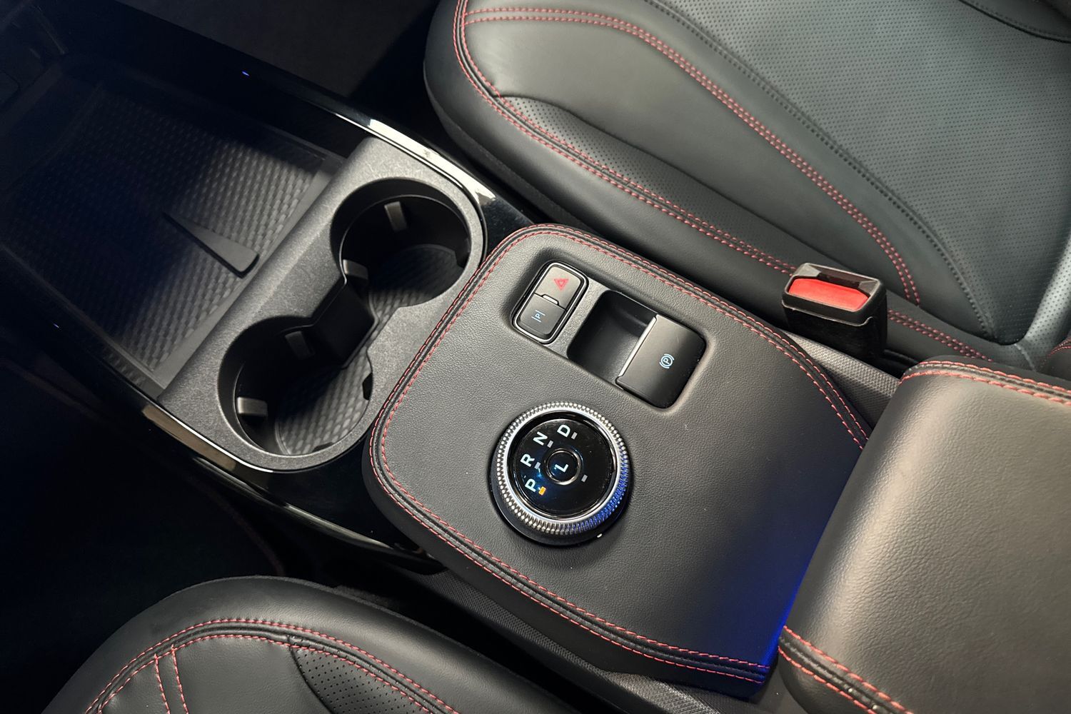 Billede af Ford Mustang Mach-E EL SR Premium AWD 269HK 5d Aut.