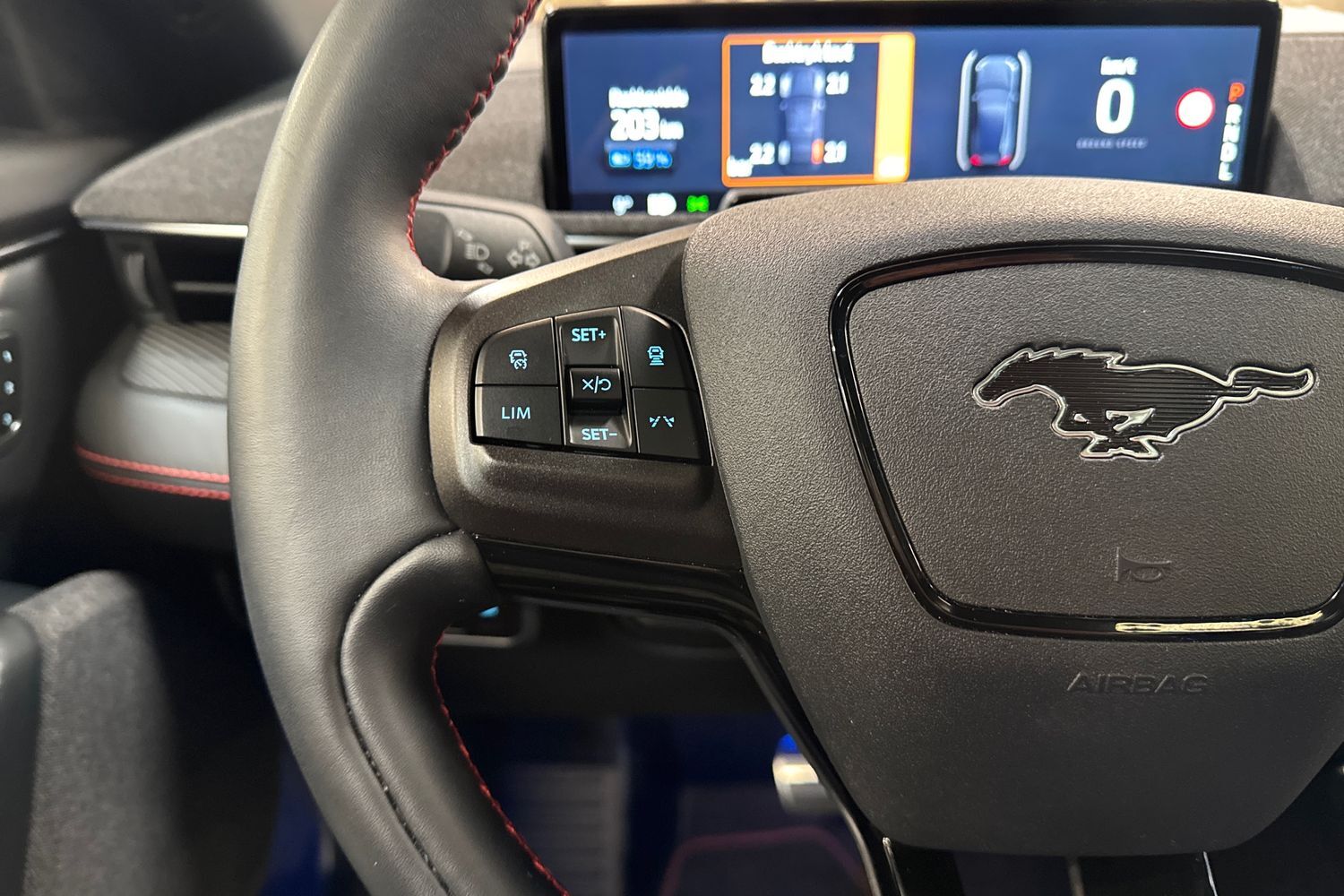 Billede af Ford Mustang Mach-E EL SR Premium AWD 269HK 5d Aut.